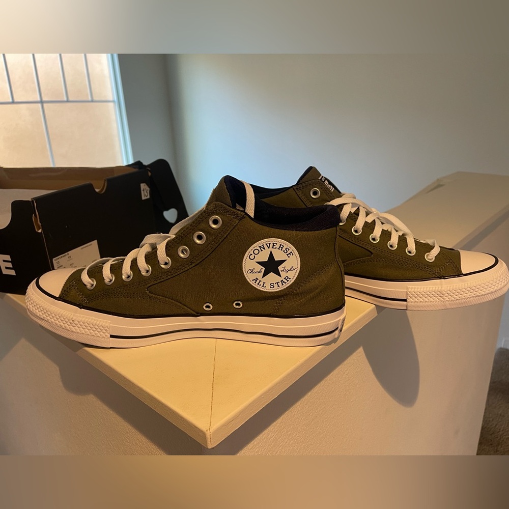 CTAS MAIDEN ST Converse size 13 high tops shoes